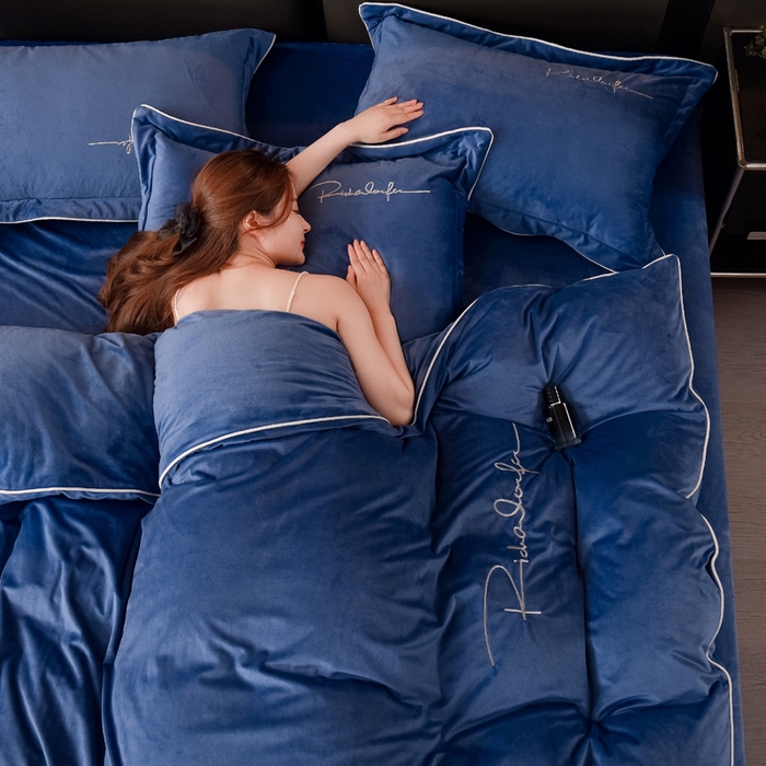 91家纺网 家纺一手货源 找家纺 2024新款A类加厚保暖婴儿绒四件套-洛伊系列 克莱因蓝