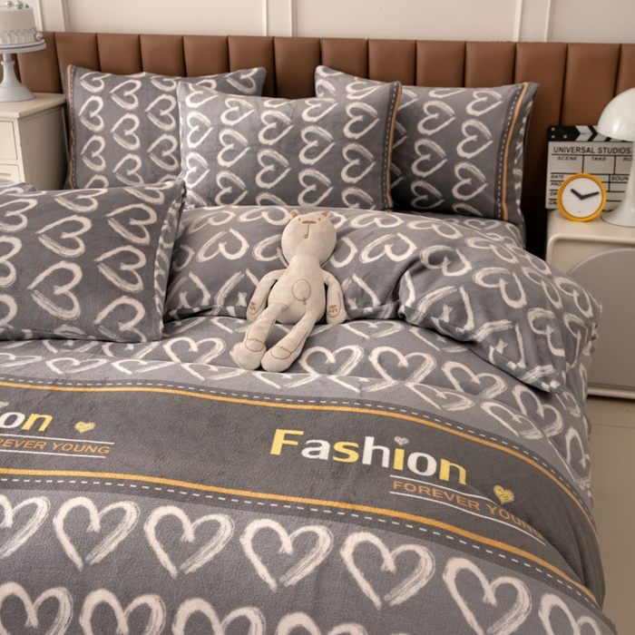 91家纺网 家纺一手货源 找家纺 乐居坊 2024新款高克重牛奶绒印花保暖四件套 巴赫旧约