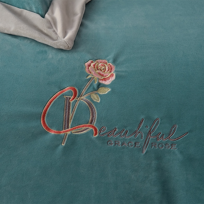 91家纺网 家纺一手货源 找家纺 2024新款加厚保暖A类婴儿绒四件套-朵拉系列 朵拉-马尔斯绿+星空灰