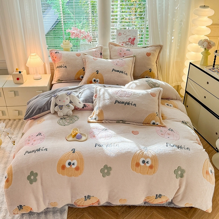 91家纺网 家纺一手货源 找家纺 妖妖家纺 2024新款加厚雪花绒印花单品三件套四件套 俏皮南瓜