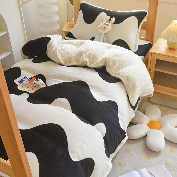 91家纺网 家纺一手货源 找家纺 多乐家纺 2024新款学生宿舍牛奶绒羊羔绒三件套 摩卡