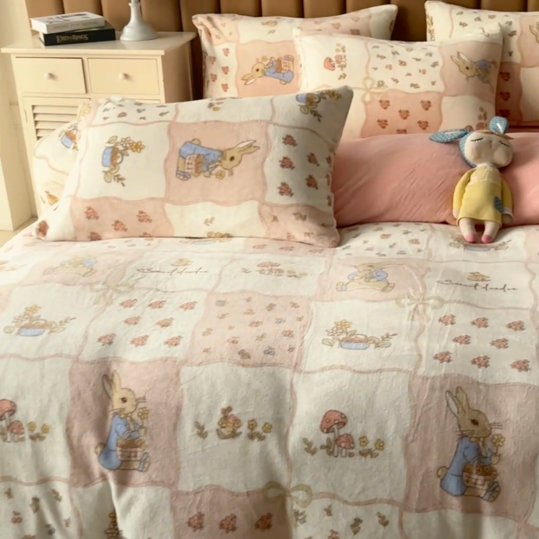 91家纺网 家纺一手货源 找家纺 乐居坊 2024新款高克重牛奶绒印花保暖四件套 奶油兔-粉