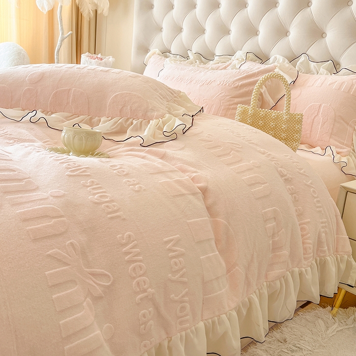 91家纺网 家纺一手货源 找家纺 （总）亲亲公主 2025新款牛奶绒雕花保暖四件套-花恋