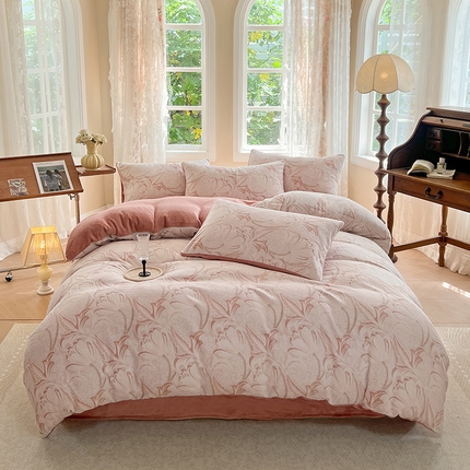 91家纺网 家纺一手货源 找家纺 （总）大元 2025新款A类立体雕花牛奶绒四件套