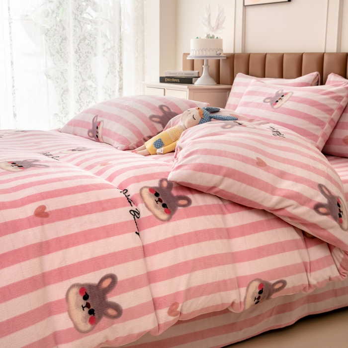 91家纺网 家纺一手货源 找家纺 乐居坊 2024新款高克重牛奶绒印花保暖四件套 可爱多-粉