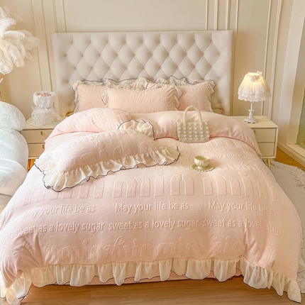 91家纺网 家纺一手货源 找家纺 （总）亲亲公主 2025新款牛奶绒雕花保暖四件套-花恋