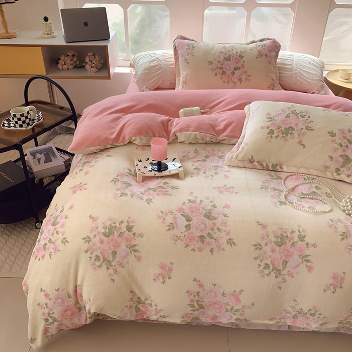 91家纺网 家纺一手货源 找家纺 莱豫家纺 2024新款牛奶绒印花四件套 玫瑰粉