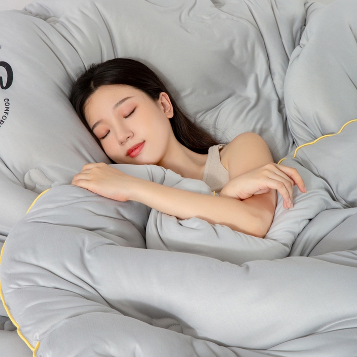 91家纺网 家纺一手货源 找家纺 慕尚家纺 2025新款玉米纤维针织棉被 玉米灰