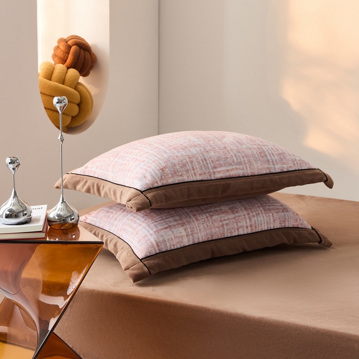 91家纺网 家纺一手货源 找家纺 LADYCOCO可可家居 单枕套-2024新款牛奶绒数码印花单品系列 香雾粉色+深咖