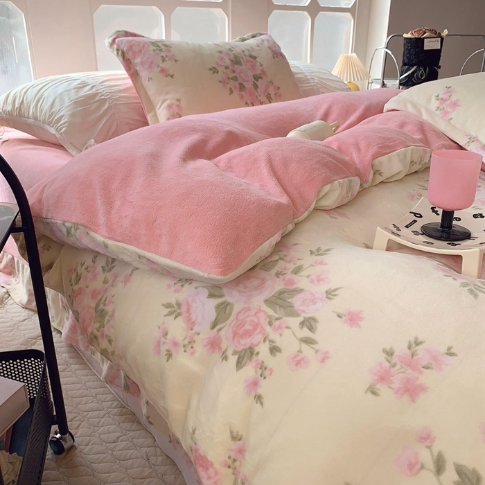 91家纺网 家纺一手货源 找家纺 莱豫家纺 2024新款牛奶绒印花四件套 玫瑰粉