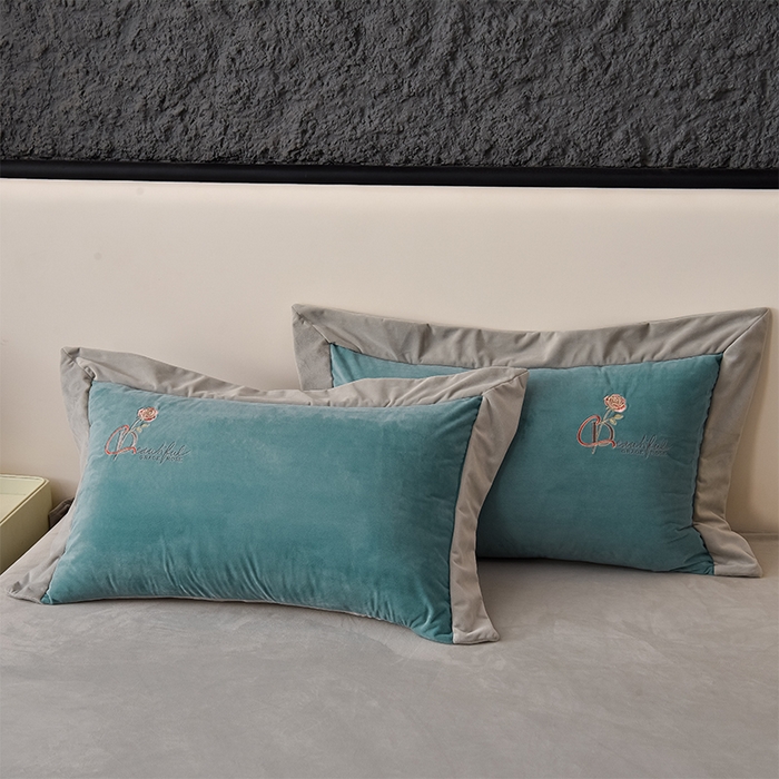 91家纺网 家纺一手货源 找家纺 2024新款加厚保暖A类婴儿绒四件套-朵拉系列 朵拉-马尔斯绿+星空灰