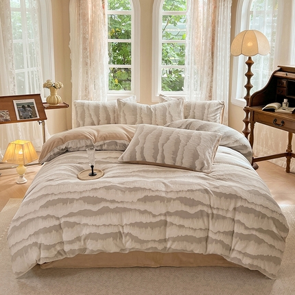 91家纺网 家纺一手货源 找家纺 （总）大元 2025新款A类立体雕花牛奶绒四件套