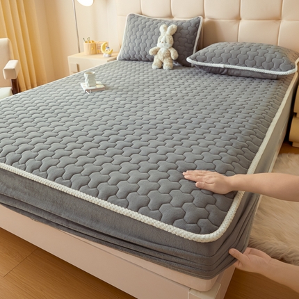 91家纺网 家纺一手货源 找家纺 雪云美2025新款A类全棉色织水洗棉夹棉床笠大豆床罩床垫保护套可定制 莫尼 绿