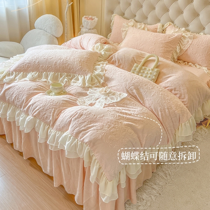 91家纺网 家纺一手货源 找家纺 （总）亲亲公主 2025新款牛奶绒雕花保暖四件套-伊莉（配送蝴蝶结）