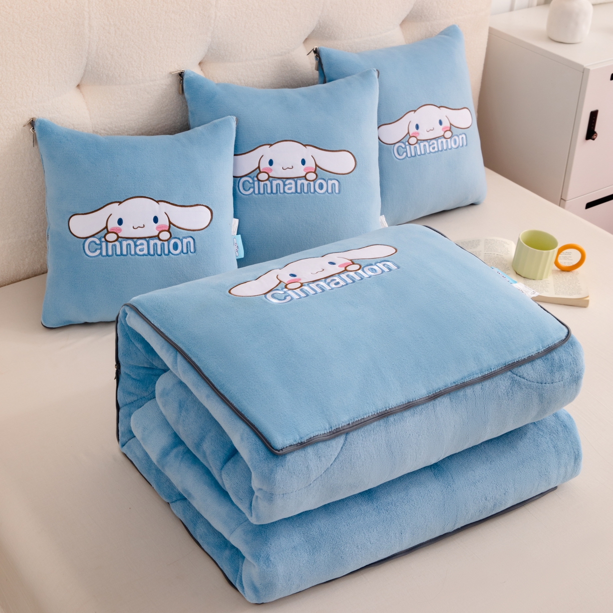 91家纺网 家纺一手货源 找家纺 2024新款三丽欧牛奶绒抱枕被 玉桂狗