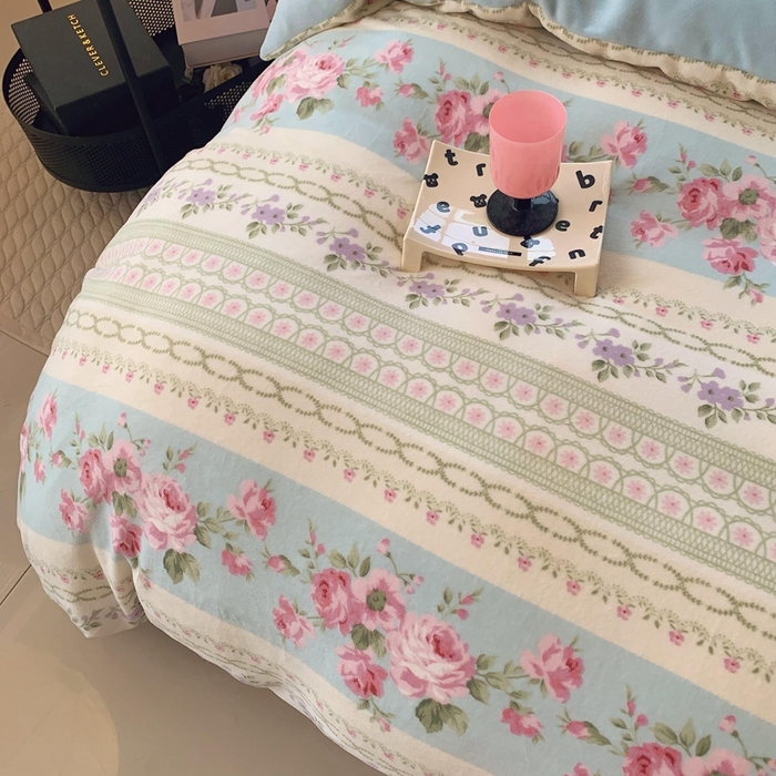 91家纺网 家纺一手货源 找家纺 莱豫家纺 2024新款牛奶绒印花四件套 蓝色梦境