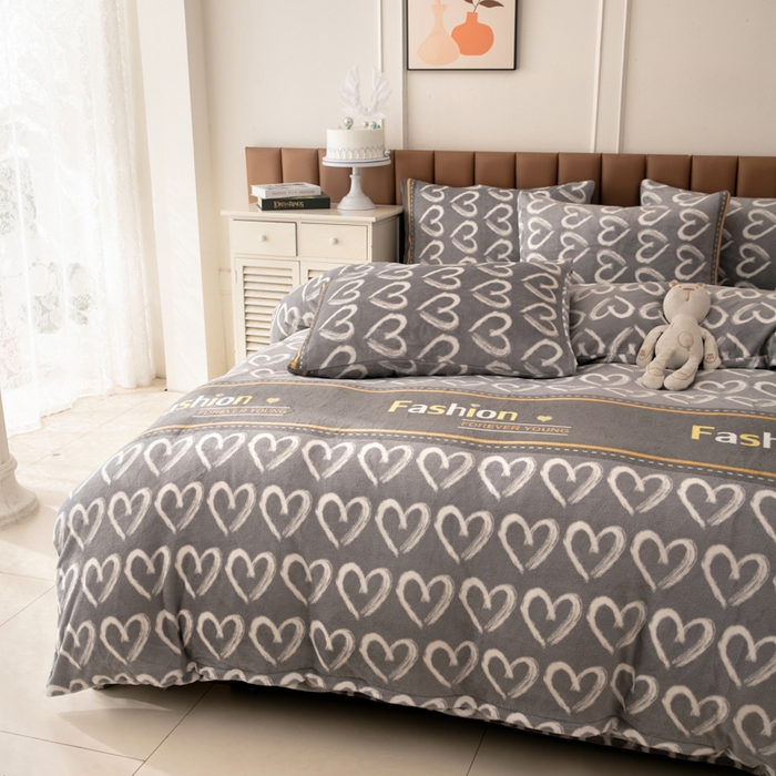 91家纺网 家纺一手货源 找家纺 乐居坊 2024新款高克重牛奶绒印花保暖四件套 巴赫旧约