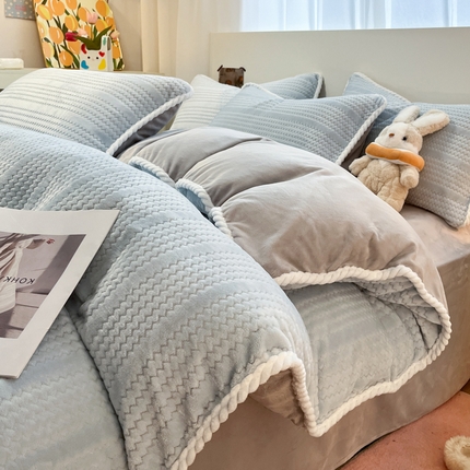 91家纺网 家纺一手货源 找家纺 （总）蓝极人 2024新款提花牛奶绒四件套