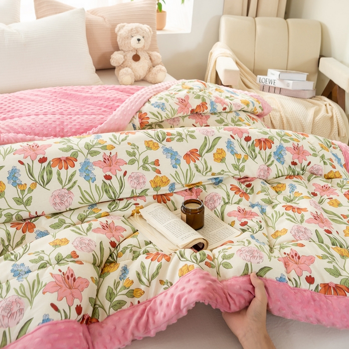 91家纺网 家纺一手货源 找家纺 锦鹭被业  2025款A类全棉纯棉豆豆被春秋空调夏凉加厚冬被子一览芳华-粉