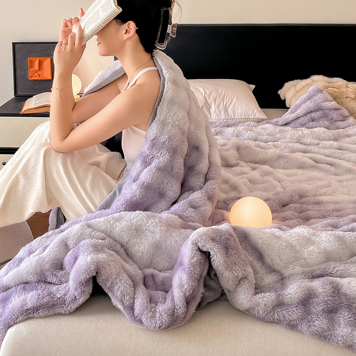 91家纺网 家纺一手货源 找家纺 2024新款A类法式高克重兔绒多功能毛毯被套双用盖毯 渲染紫-毛毯