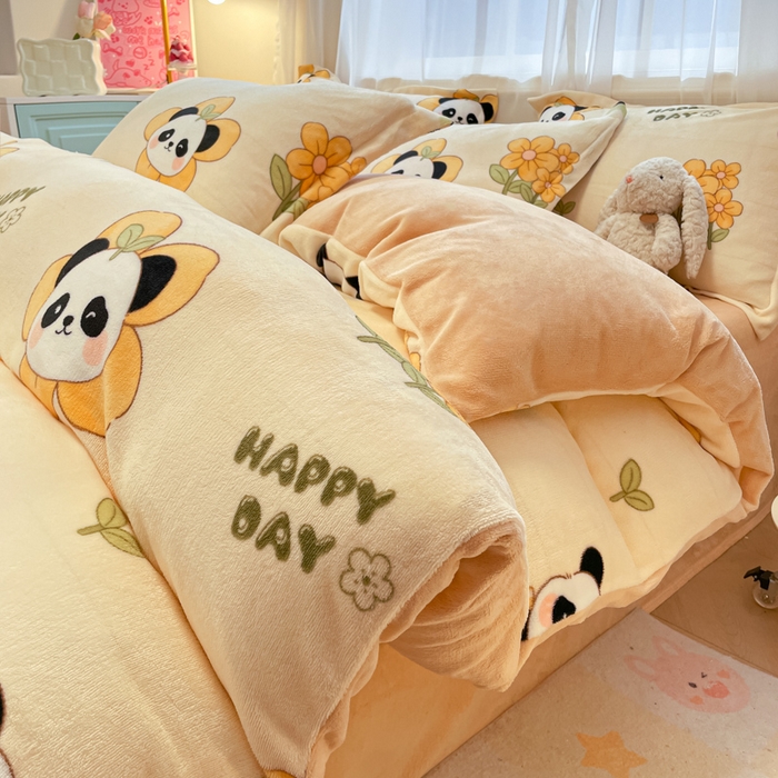 91家纺网 家纺一手货源 找家纺 柒月 2024新款小清新牛奶绒印花加厚保暖四件套 花花熊猫