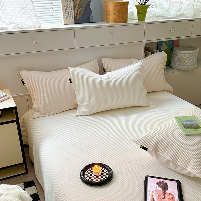 91家纺网 家纺一手货源 找家纺 琳可家居 2024新款50支贡缎超柔全棉磨毛床盖三件套可搭冬被大梨床盖基础百搭款 本白_全棉磨毛