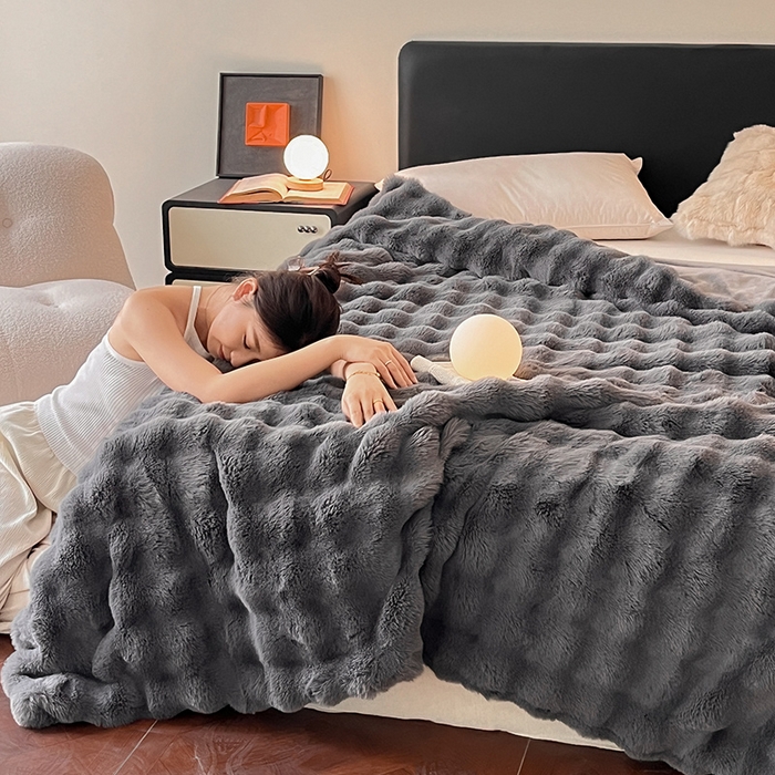 91家纺网 家纺一手货源 找家纺 2024新款A类法式高克重兔绒多功能毛毯被套双用盖毯 高级黑-毛毯