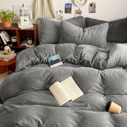 91家纺网 家纺一手货源 找家纺 （总）优承佳 2024新款高克重牛奶绒ins风双拼系列四件套单被套