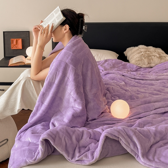 91家纺网 家纺一手货源 找家纺 2024新款A类法式高克重兔绒多功能毛毯被套双用盖毯 方块香芋紫-毛毯