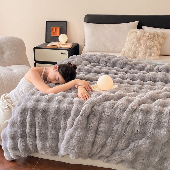 91家纺网 家纺一手货源 找家纺 2024新款A类法式高克重兔绒多功能毛毯被套双用盖毯 浅灰-毛毯