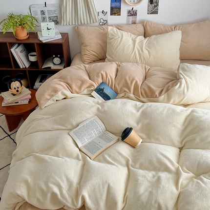 91家纺网 家纺一手货源 找家纺 （总）优承佳 2024新款高克重牛奶绒ins风双拼系列四件套单被套