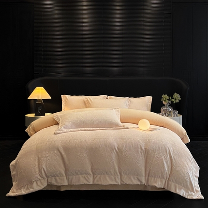 91家纺网 家纺一手货源 找家纺 新方向 2025新款全消光A类烂花牛奶绒四件套-雨纱暮歌 雨纱暮歌-米