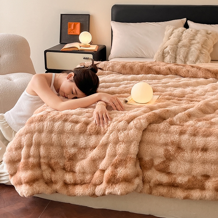 91家纺网 家纺一手货源 找家纺 2024新款A类法式高克重兔绒多功能毛毯被套双用盖毯 渲染卡其-毛毯