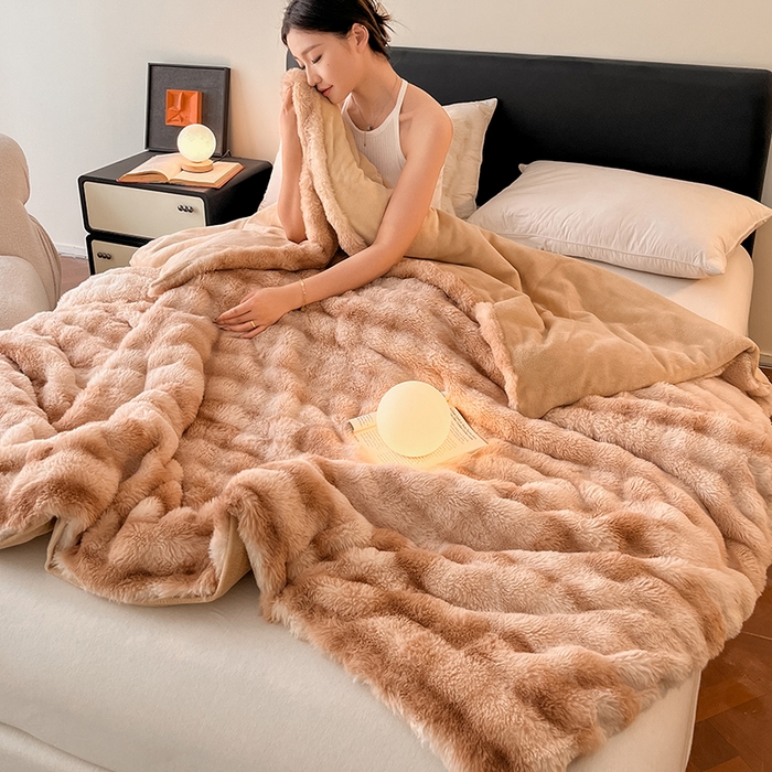 91家纺网 家纺一手货源 找家纺 2024新款A类法式高克重兔绒多功能毛毯被套双用盖毯 渲染卡其-毛毯