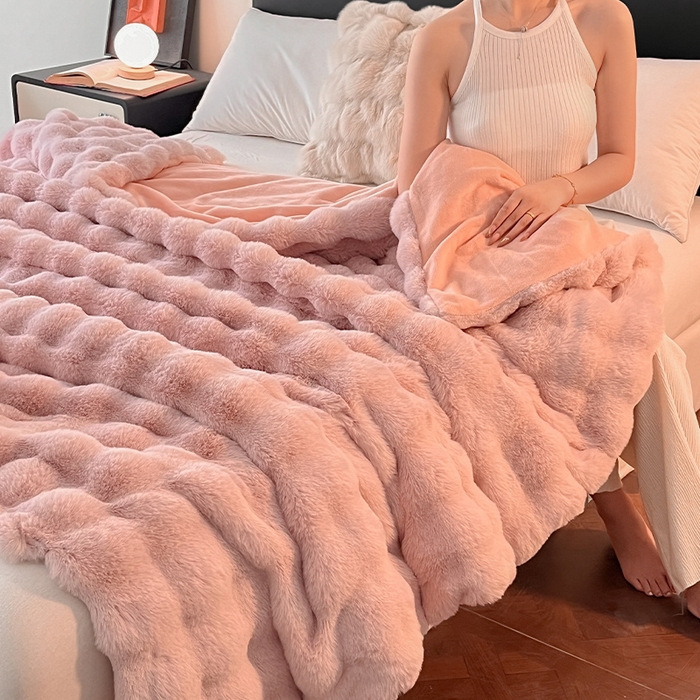 91家纺网 家纺一手货源 找家纺 2024新款A类法式高克重兔绒多功能毛毯被套双用盖毯 豆沙粉-毛毯