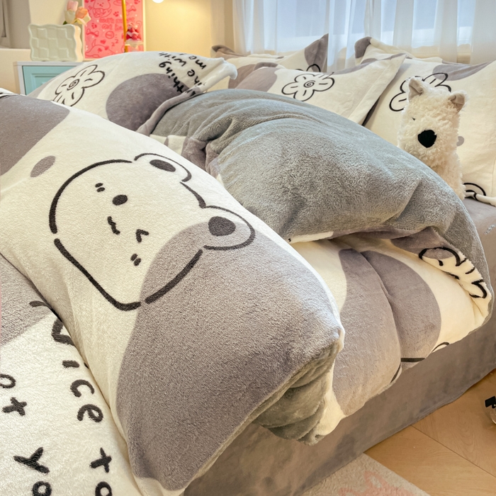 91家纺网 家纺一手货源 找家纺 柒月 2024新款小清新牛奶绒印花加厚保暖四件套 斑点熊