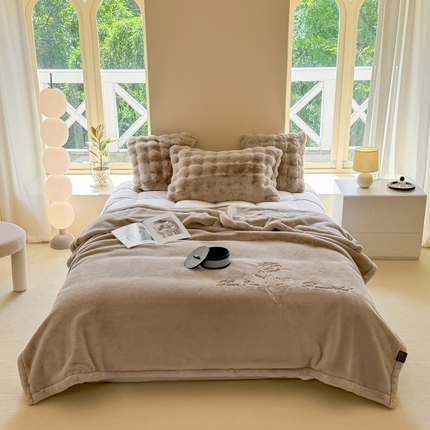 尚品绵羊毛毯 2025新款高端婚庆毛毯双层加厚仿貂皮草绣花毯盖毯 玫瑰情深-浅驼