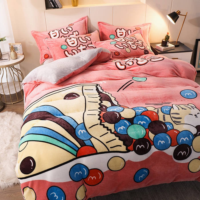 91家纺网 家纺一手货源 找家纺 凡客 2024新款牛奶绒大版印花四件套 猫趣