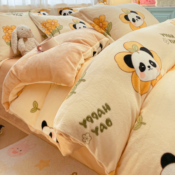 91家纺网 家纺一手货源 找家纺 柒月 2024新款小清新牛奶绒印花加厚保暖四件套 花花熊猫