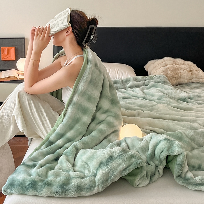 91家纺网 家纺一手货源 找家纺 2024新款A类法式高克重兔绒多功能毛毯被套双用盖毯 渲染绿-毛毯