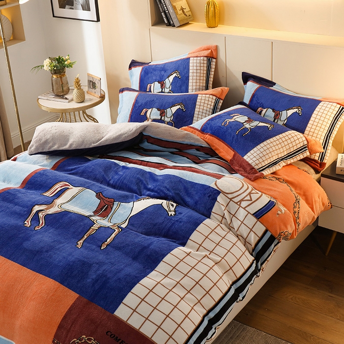 91家纺网 家纺一手货源 找家纺 凡客 2024新款牛奶绒大版印花四件套 英伦