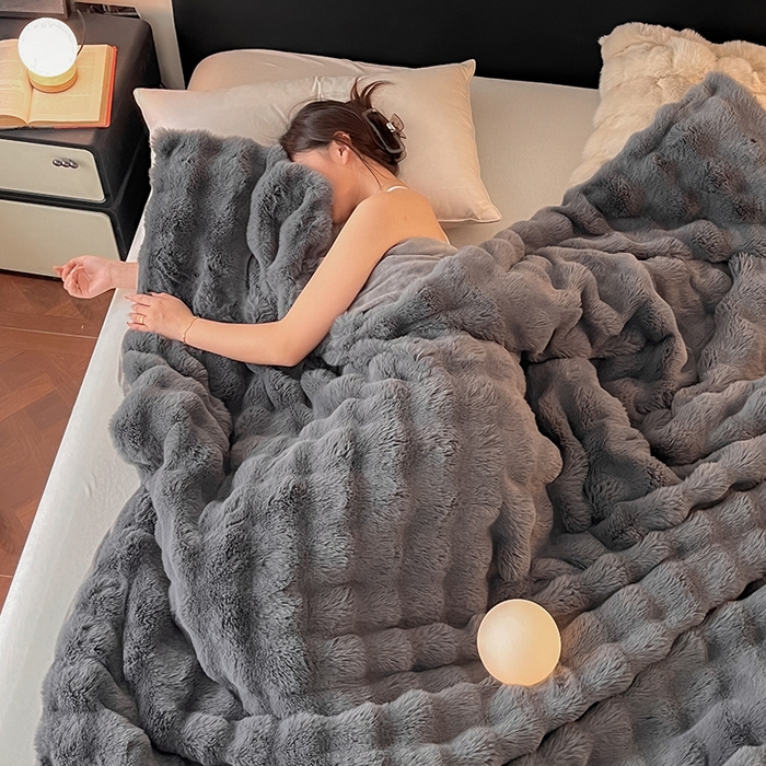 91家纺网 家纺一手货源 找家纺 2024新款A类法式高克重兔绒多功能毛毯被套双用盖毯 高级黑-毛毯