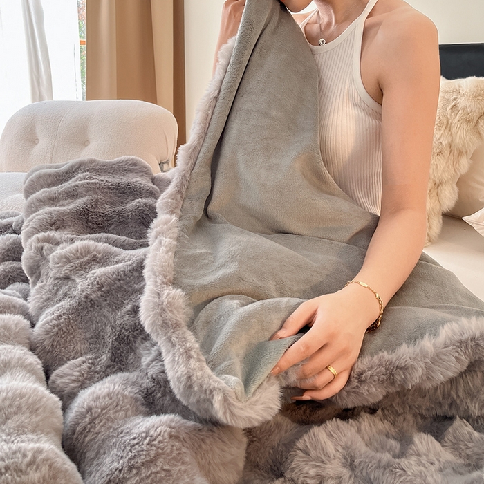 91家纺网 家纺一手货源 找家纺 2024新款A类法式高克重兔绒多功能毛毯被套双用盖毯 浅灰-毛毯