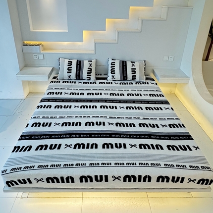 91家纺网 家纺一手货源 找家纺 （总）一隅花田 2024新款牛奶绒床笠