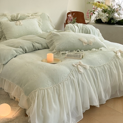 91家纺网 家纺一手货源 找家纺 逸尚阁 2024新款雕花牛奶绒花边四件套-爱丽斯 爱丽斯-浅绿