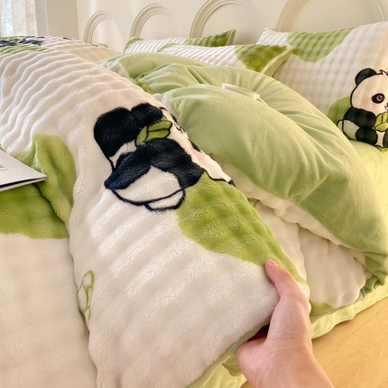 91家纺网 家纺一手货源 找家纺 （总）逸尚阁 2024新款牛奶绒泡泡印花四件套