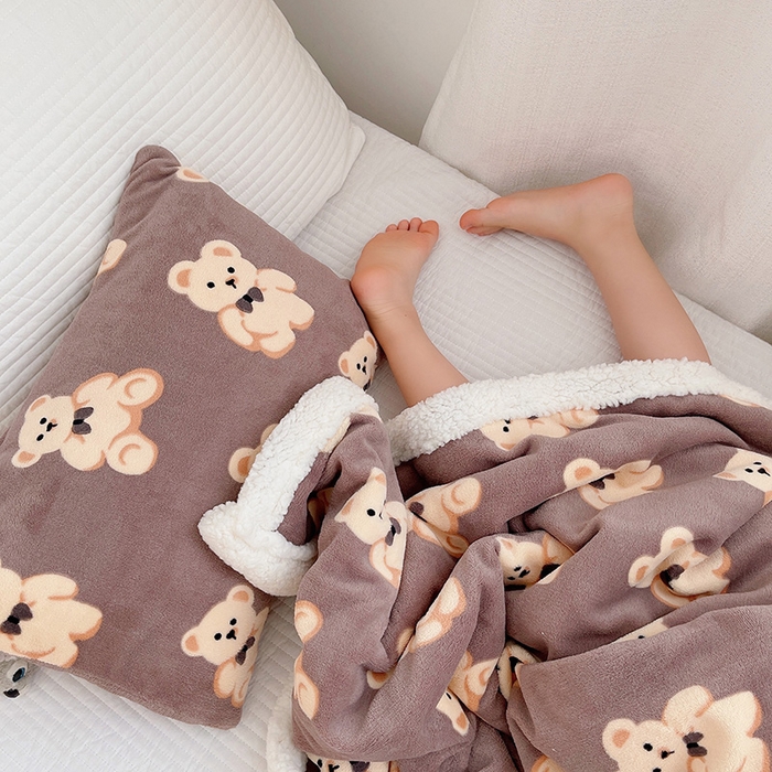 91家纺网 家纺一手货源 找家纺 大元 2025新款牛奶绒羊羔绒毛毯 韩国熊咖