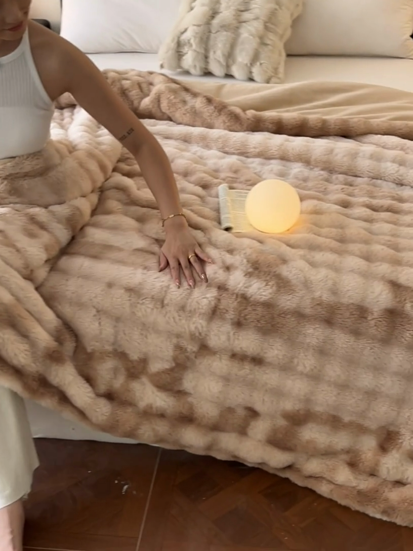 91家纺网 家纺一手货源 找家纺 2024新款A类法式高克重兔绒多功能毛毯被套双用盖毯 渲染卡其-毛毯