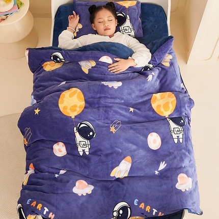 91家纺网 家纺一手货源 找家纺 嗨生活 2025新款牛奶绒被子 儿童被芯 幼儿园被子 春秋被 冬被 太空飞船