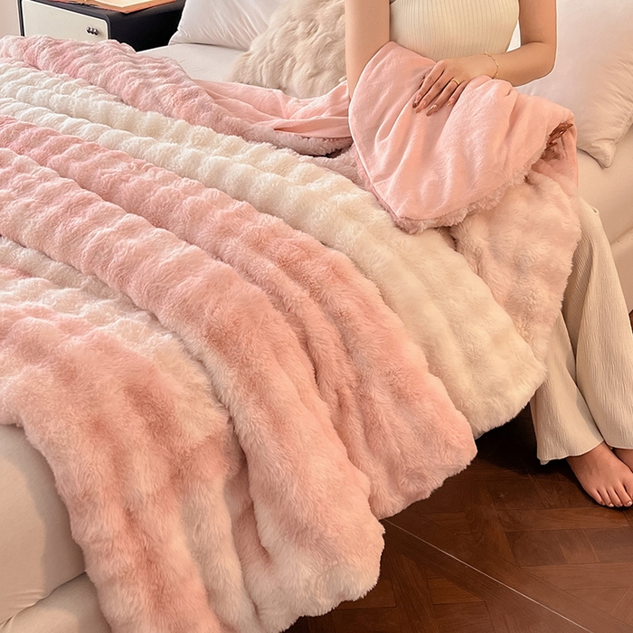 91家纺网 家纺一手货源 找家纺 2024新款A类法式高克重兔绒多功能毛毯被套双用盖毯 渲染粉-毛毯